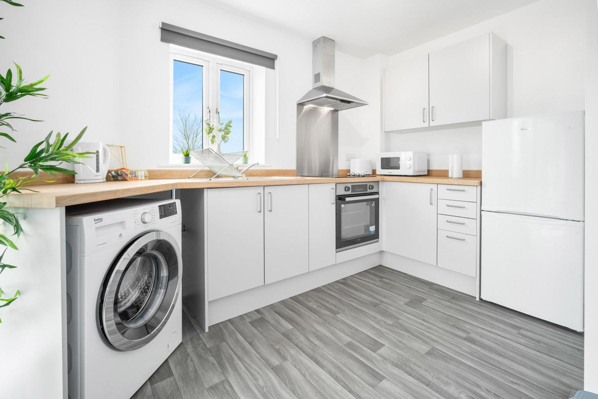 New 2 Bedroom Deluxe - Parking - Wifi & Netflix - Rated - 50c Apartment Cradley Heath